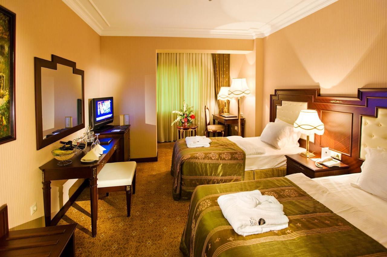 Latanya Palm Hotel Antalya Bagian luar foto