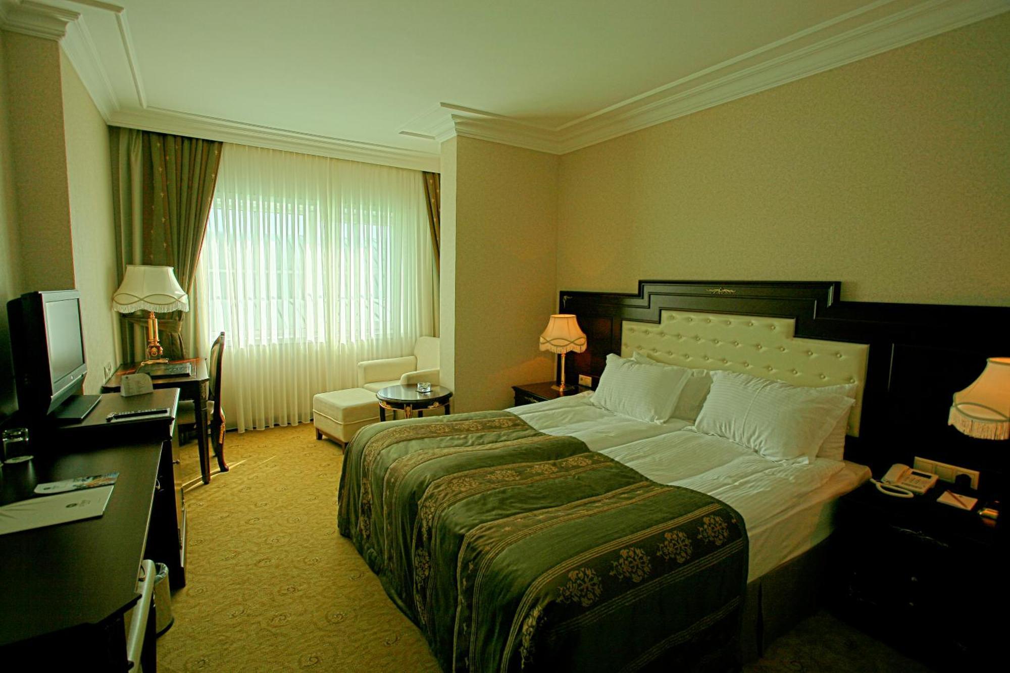 Latanya Palm Hotel Antalya Bagian luar foto