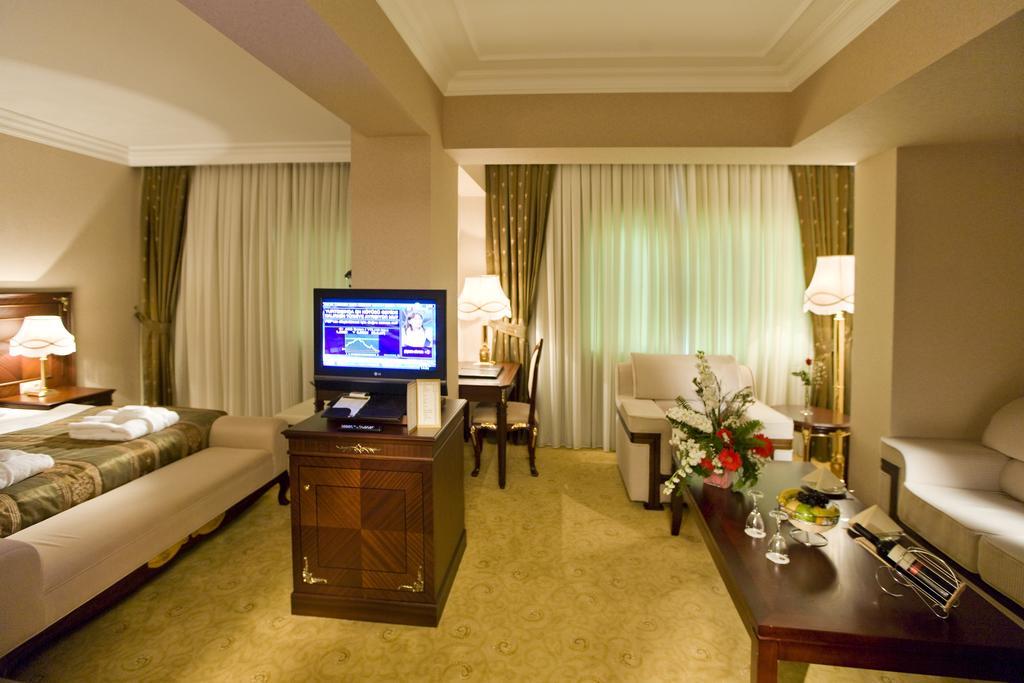 Latanya Palm Hotel Antalya Bagian luar foto