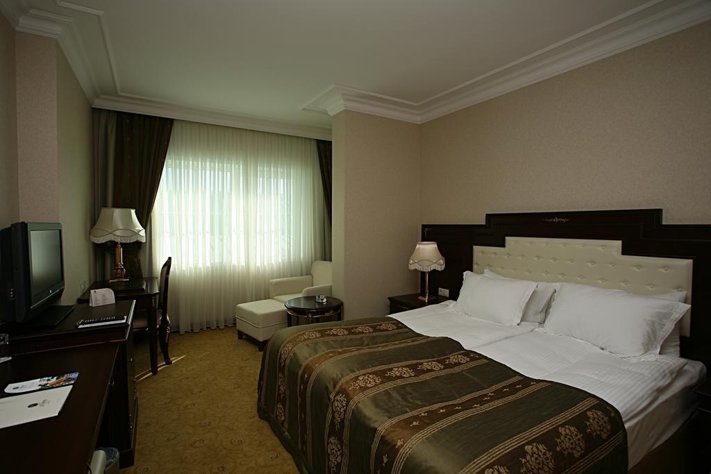 Latanya Palm Hotel Antalya Bagian luar foto