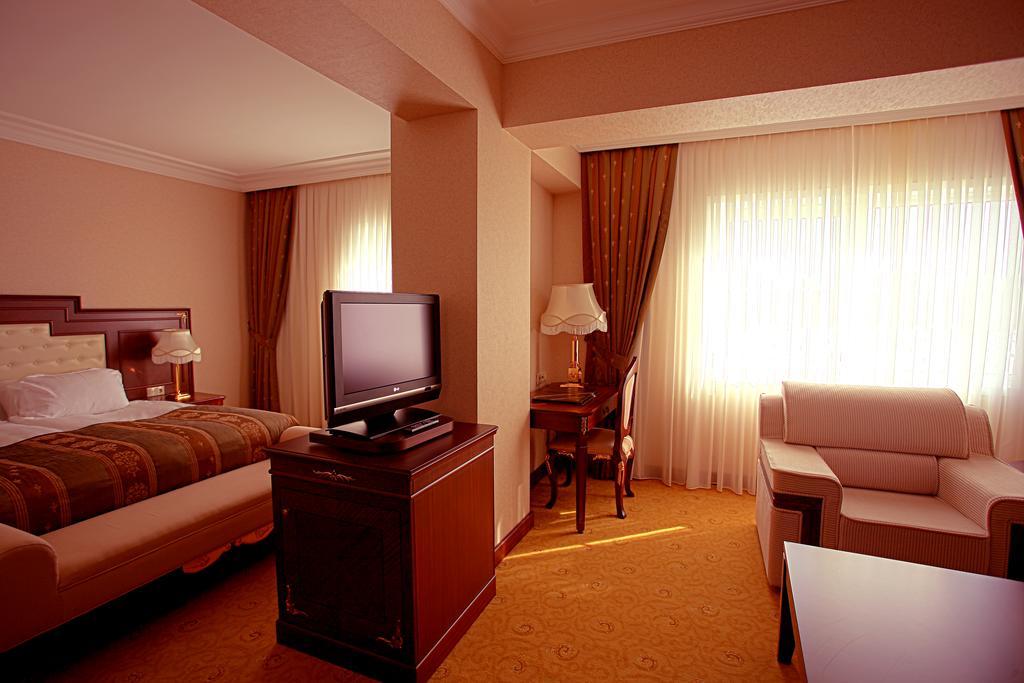Latanya Palm Hotel Antalya Bagian luar foto